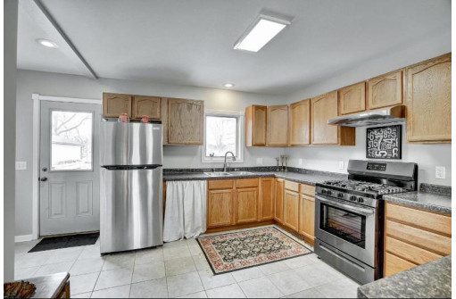 713 S Spring St, Beaver Dam, WI 53916