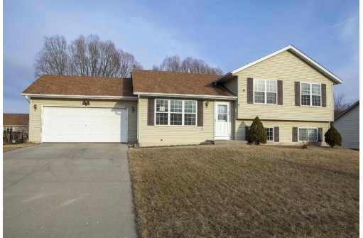 430 Park View Rd, Deerfield, WI 53531