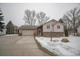 120 Meadow Ln DeForest, WI 53532