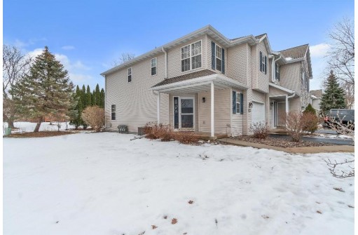 263 N Musket Ridge Dr, Sun Prairie, WI 53590