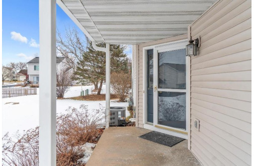 263 N Musket Ridge Dr, Sun Prairie, WI 53590