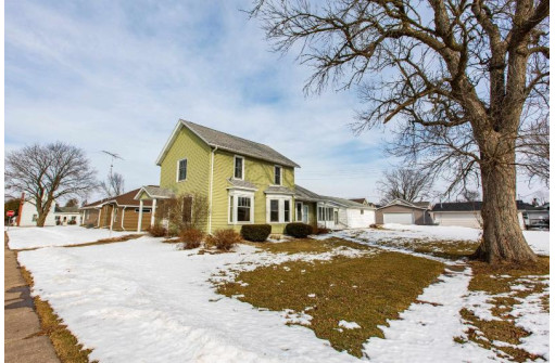 108 S Jefferson St, Cuba City, WI 53807