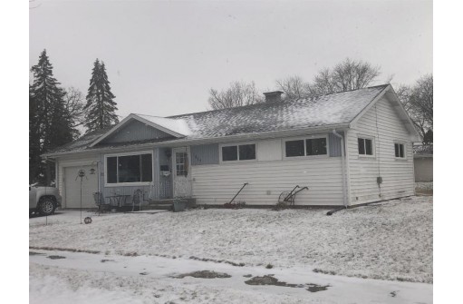 1605 N Oakhill Ave, Janesville, WI 53548-0144