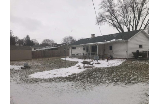 1605 N Oakhill Ave, Janesville, WI 53548-0144