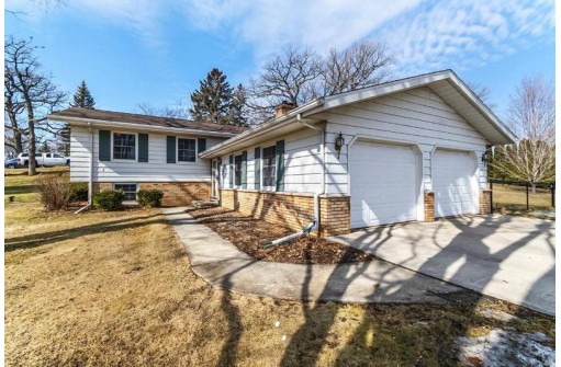 N8027 Elser Dr, Beaver Dam, WI 53916