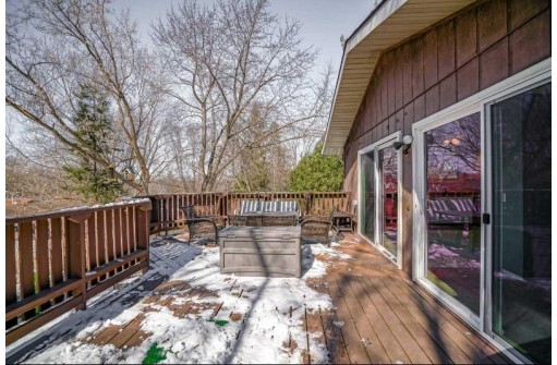 2614 Ravenswood Rd, Madison, WI 53711