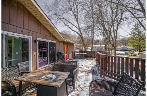 2614 Ravenswood Rd, Madison, WI 53711