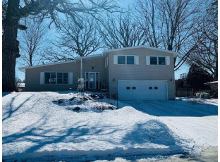 109 W Macarthur St Sun Prairie, WI 53590