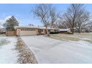 838 Suffolk Dr, Janesville, WI 53546