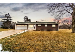 404 S Harmony Dr Janesville, WI 53545