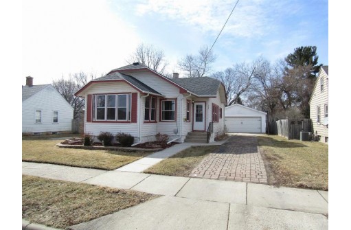 152 S Randall Ave, Janesville, WI 53546