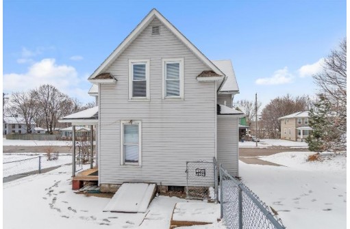 791 S Main St, Janesville, WI 53545