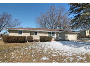 523 E Fulton Cir Edgerton, WI 53534