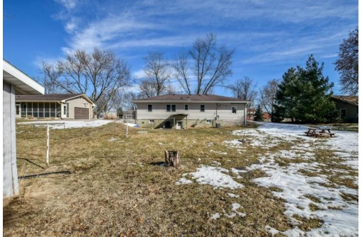 518 N Winsted St, Spring Green, WI 53588