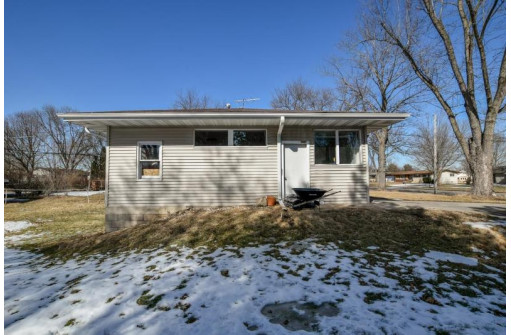 518 N Winsted St, Spring Green, WI 53588