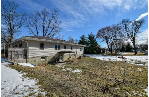 518 N Winsted St, Spring Green, WI 53588