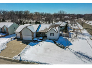 1296 Kerry Dr Sun Prairie, WI 53590