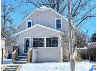 621 S 11th St Watertown, WI 53094
