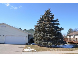 2214 Dupont Dr Janesville, WI 53546