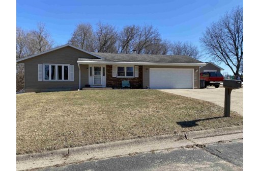 1001 Dean St, Edgerton, WI 53534