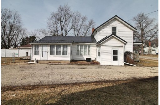 25 W Madison Ave, Milton, WI 53563