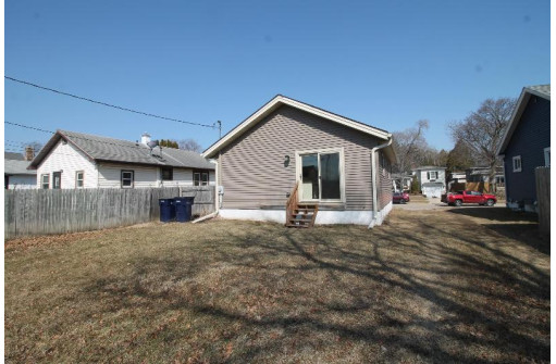 1336 Blaine Ave, Janesville, WI 53545