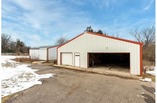 222 County Road P, Oxford, WI 53952