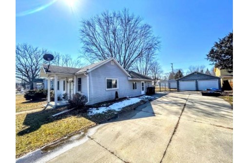 313 N Franklin St, Poynette, WI 53955