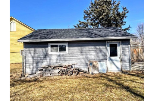 313 N Franklin St, Poynette, WI 53955