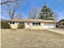 829 E Daffodil Ln, Beloit, WI 53511