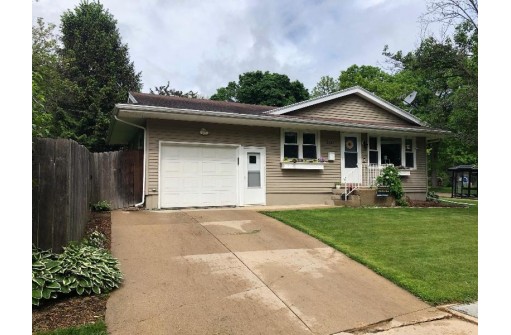 2102 Whenona Dr, Madison, WI 53711