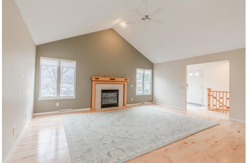 7315 Cedar Creek Tr, Madison, WI 53717