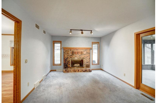 6465 Brandywood Tr, Sun Prairie, WI 53590