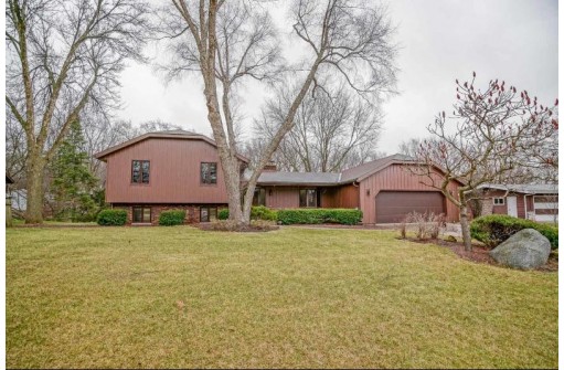 37 Stacy Ln, Madison, WI 53716