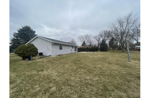 11526 N Bayview Dr, Edgerton, WI 53534