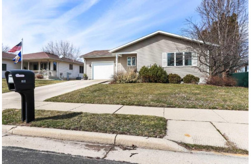 316 W Milwaukee St, Stoughton, WI 53589-2483