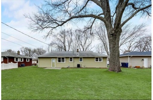 1034 N Martin Rd, Janesville, WI 53545