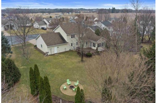 808 Levanger Ln, Stoughton, WI 53589