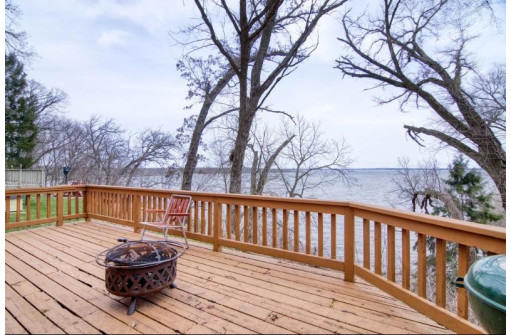 N1084 Lake Dr, Edgerton, WI 53534