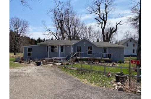 946 Rush Lake Loop Rd, Ripon, WI 54971