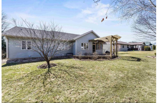 365 Landover Dr, Oregon, WI 53575