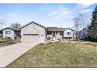 365 Landover Dr Oregon, WI 53575