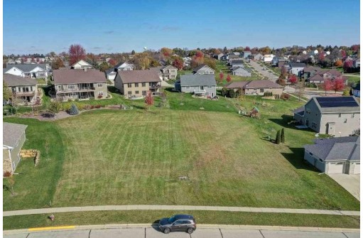 208 W Gonstead Rd, Mount Horeb, WI 53572