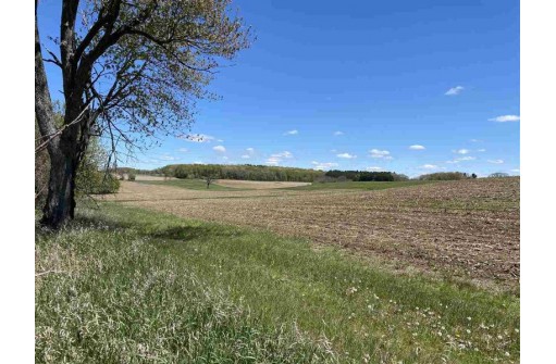 E7442A/B N Reedsburg Rd, Reedsburg, WI 53959