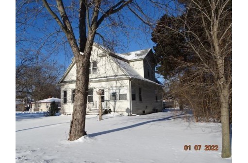 W5884 Lake St, Montello, WI 53949