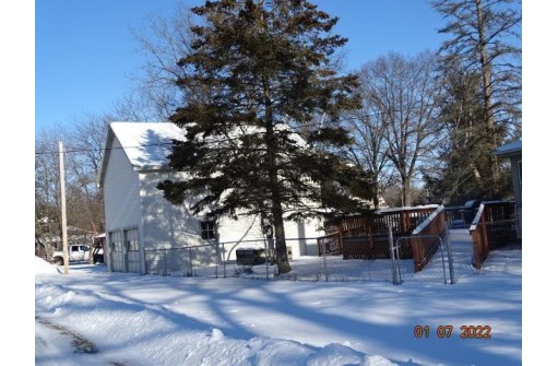 W5884 Lake St, Montello, WI 53949