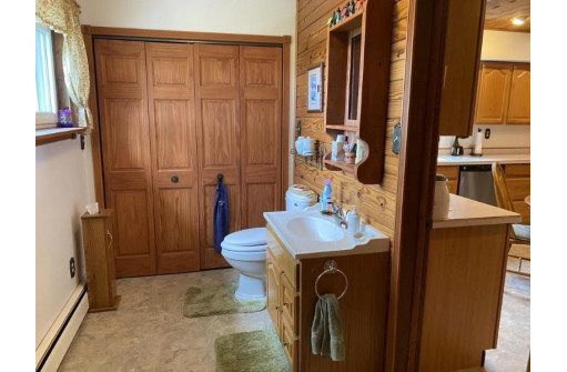 W6174 Tower Rd, Burnett, WI 53922