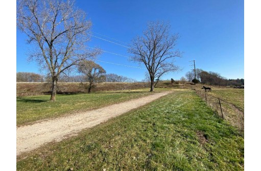 S2024 Ishnala Rd, Baraboo, WI 53913