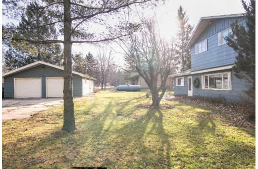 N4561 Fox River Dr, Princeton, WI 54968