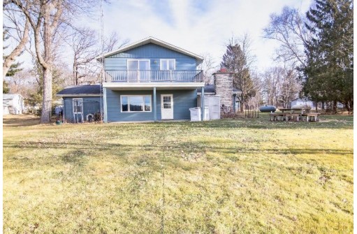 N4561 Fox River Dr, Princeton, WI 54968